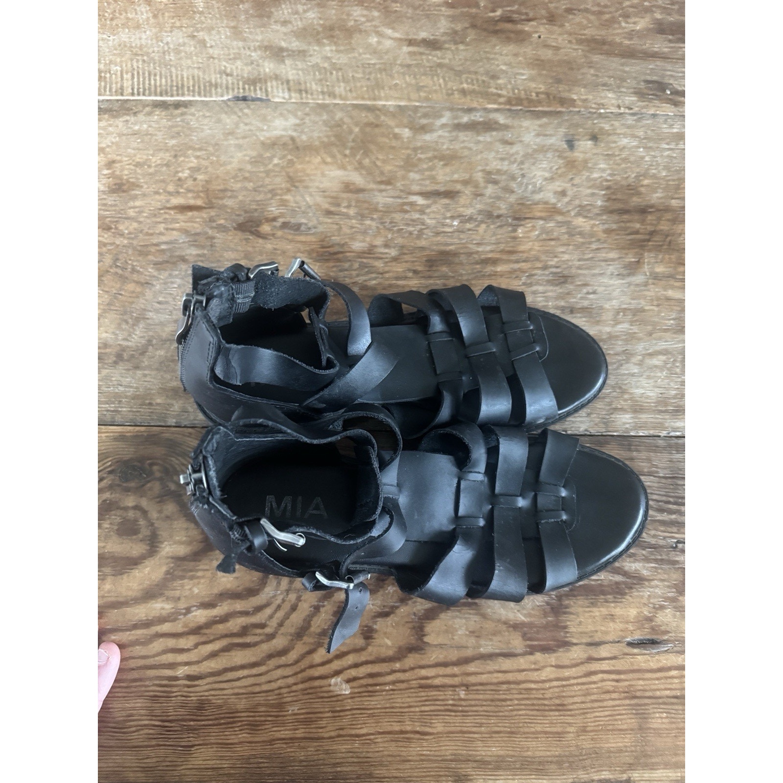 Mia Black Leather Gladiator Sandals Women’s Size 8